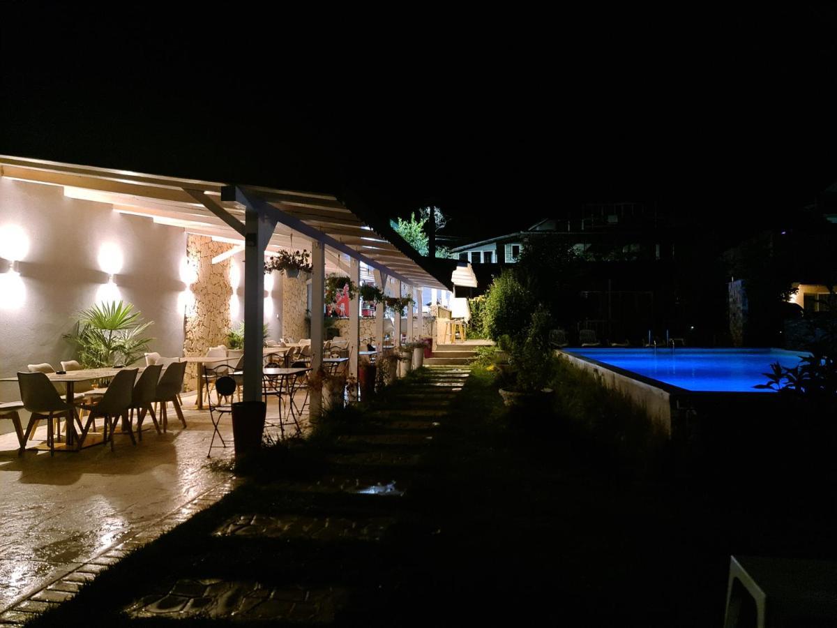 Casa Wanted Orsova Hotel Exterior foto
