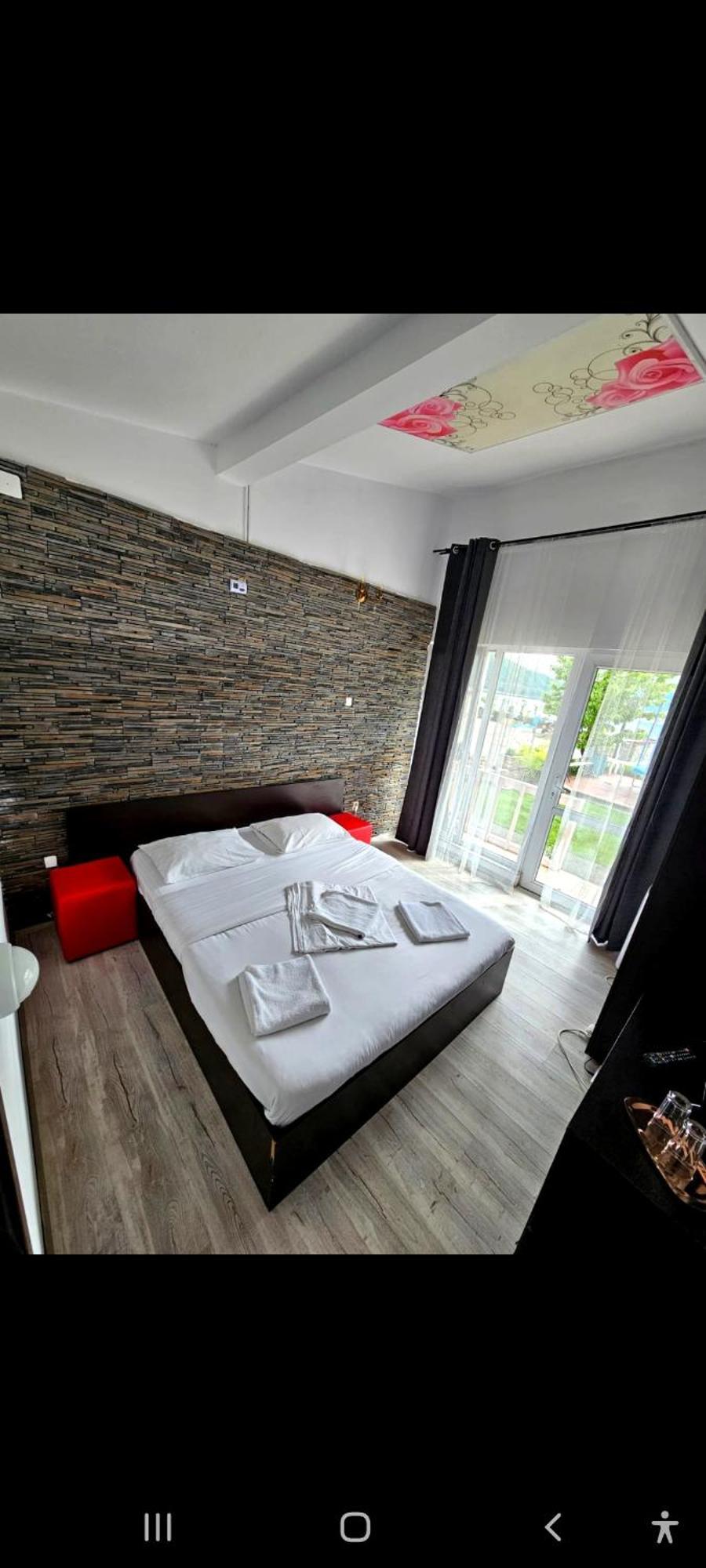 Casa Wanted Orsova Hotel Exterior foto