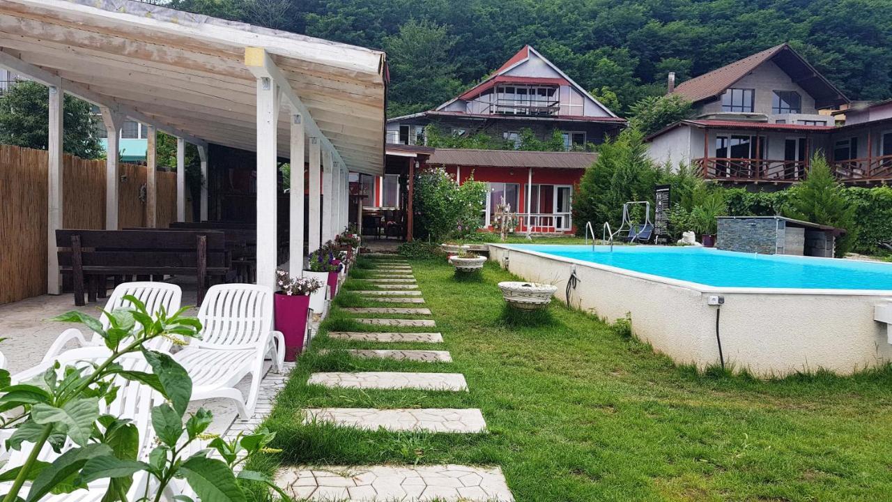 Casa Wanted Orsova Hotel Exterior foto