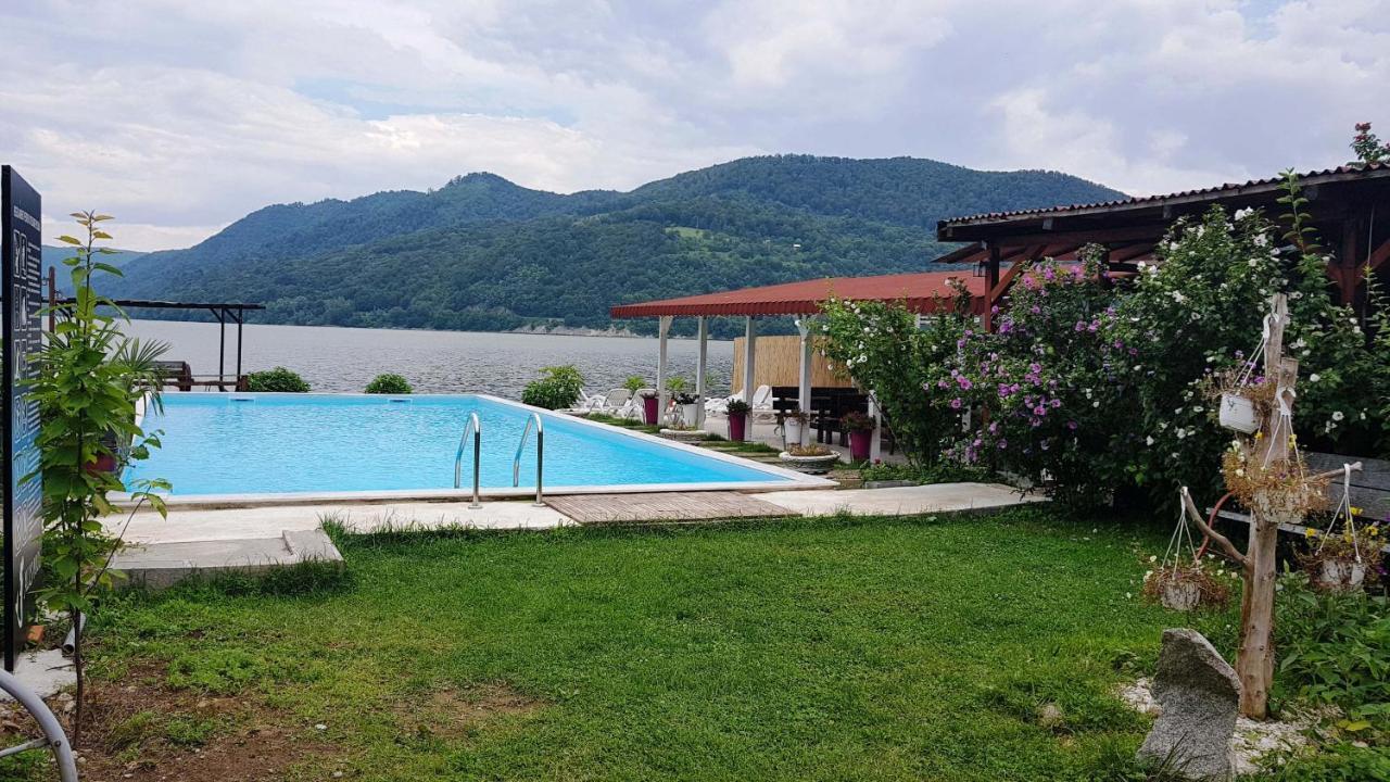 Casa Wanted Orsova Hotel Exterior foto